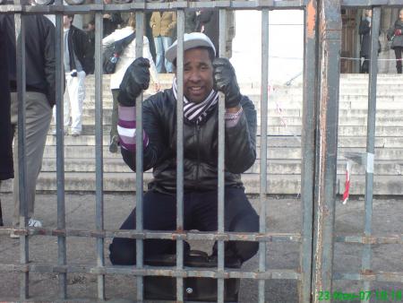 Mon Ti makak' en cage Snioufff...